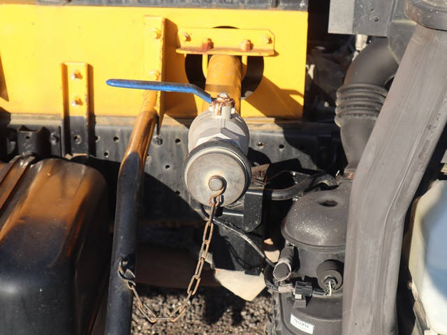 いすゞエルフ散水車小型（2t・3t）[写真12]