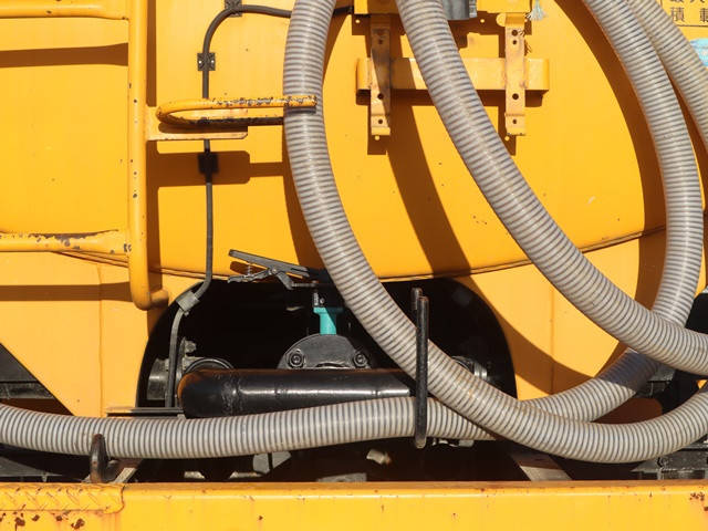 いすゞエルフ散水車小型（2t・3t）[写真13]