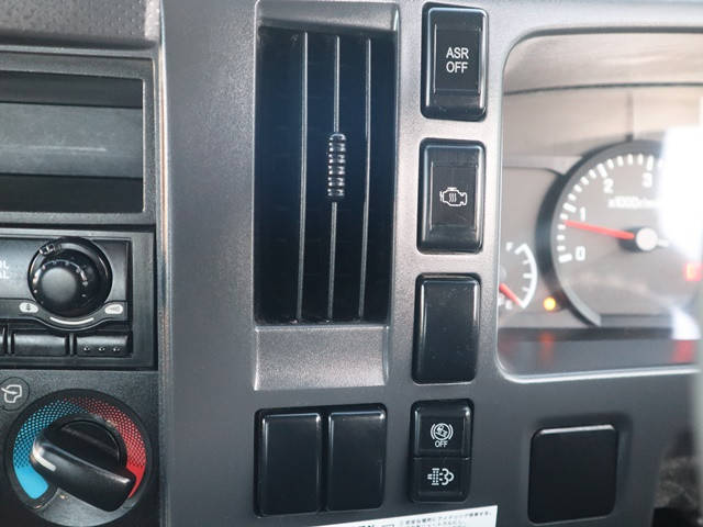 いすゞエルフ散水車小型（2t・3t）[写真31]