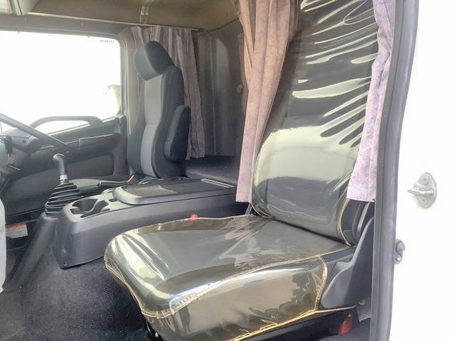 日野レンジャー幌車増トン（6t・8t）[写真28]