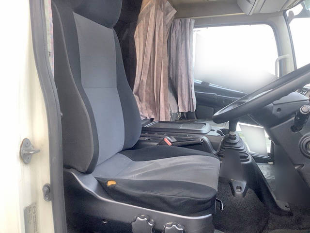 日野レンジャー幌車増トン（6t・8t）[写真32]