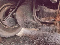 UDトラックスクオン汚泥吸引車大型（10t）[写真21]