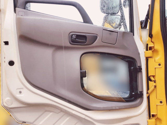 UDトラックスクオン汚泥吸引車大型（10t）[写真26]