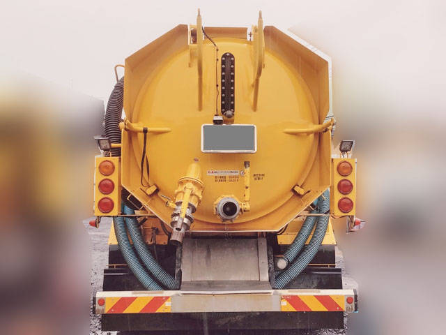 UDトラックスクオン汚泥吸引車大型（10t）[写真07]