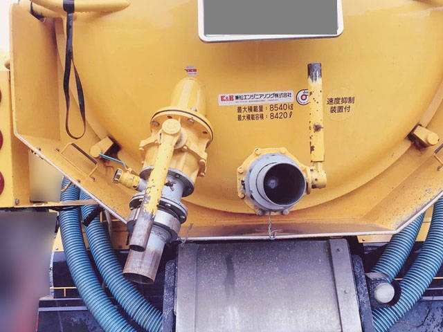 UDトラックスクオン汚泥吸引車大型（10t）[写真08]