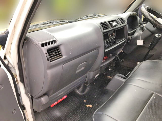 日産バネット平ボディ小型（2t・3t）[写真17]