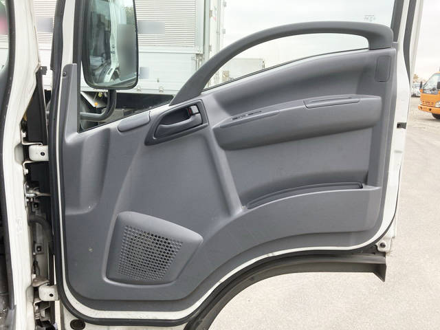 いすゞエルフ冷凍車（冷蔵車）小型（2t・3t）[写真27]