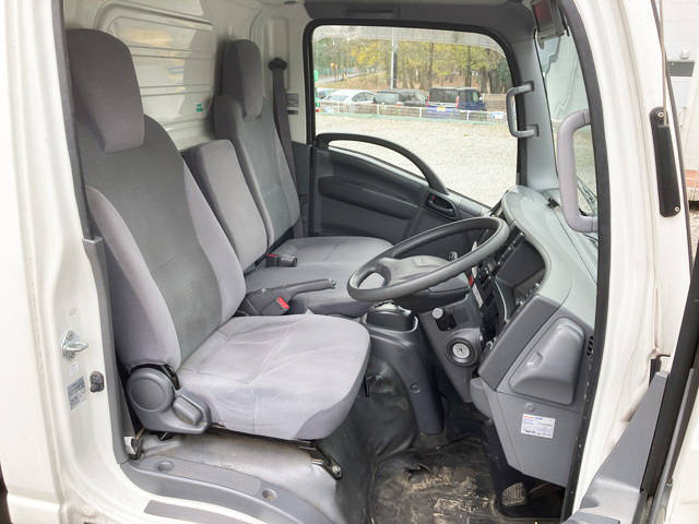 いすゞエルフ冷凍車（冷蔵車）小型（2t・3t）[写真29]