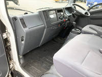 いすゞエルフ冷凍車（冷蔵車）小型（2t・3t）[写真30]