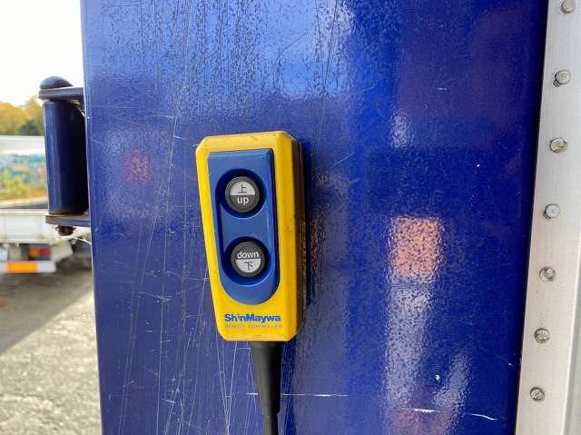 いすゞフォワードアルミウイング中型（4t）[写真15]