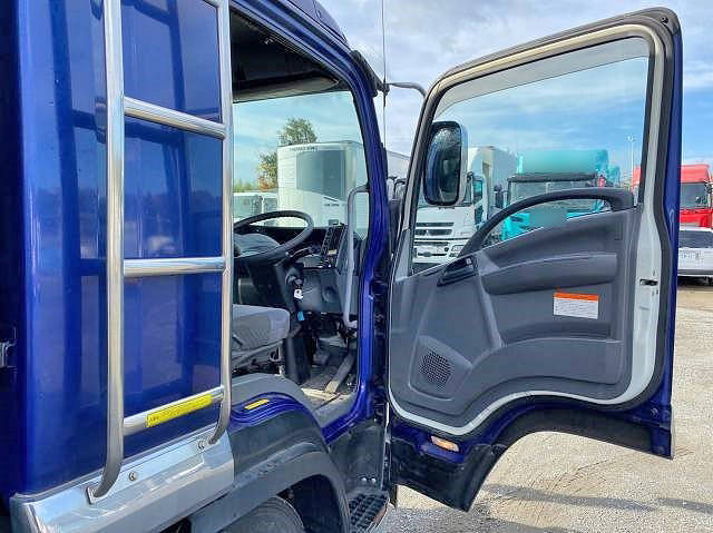 いすゞフォワードアルミウイング中型（4t）[写真16]