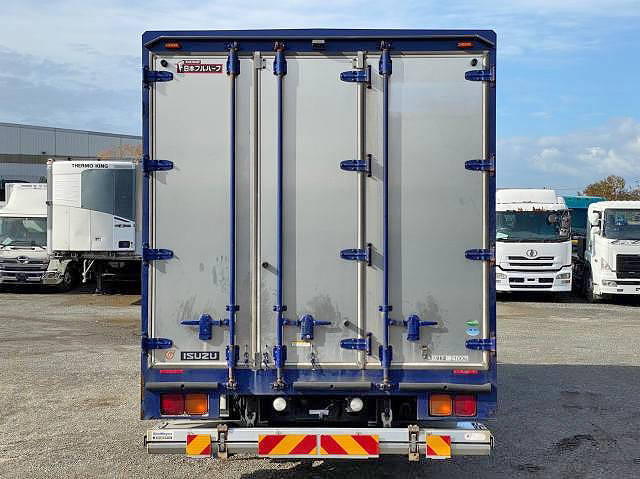 いすゞフォワードアルミウイング中型（4t）[写真06]