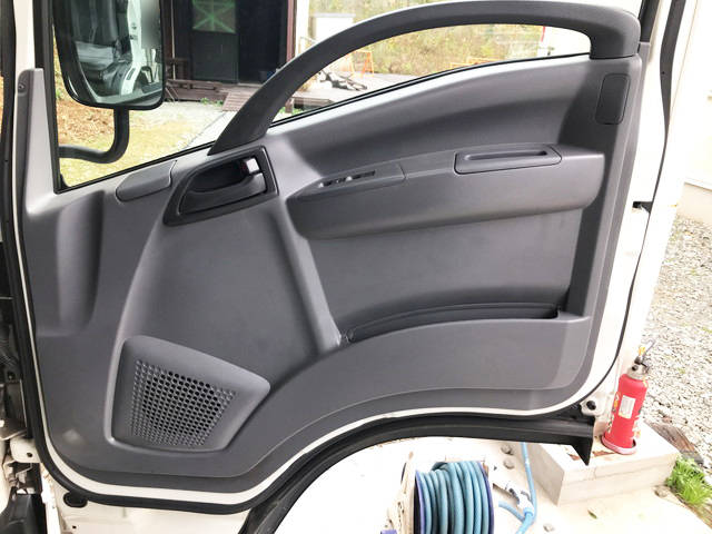 いすゞエルフアルミバン小型（2t・3t）[写真25]