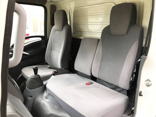 いすゞエルフアルミバン小型（2t・3t）[写真26]