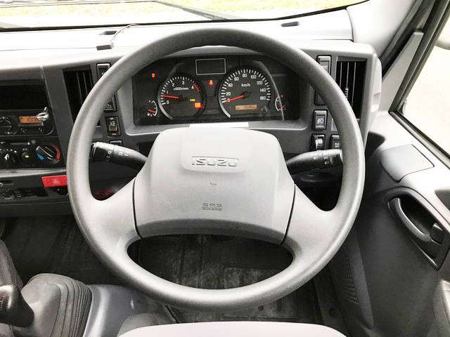 いすゞエルフアルミバン小型（2t・3t）[写真31]