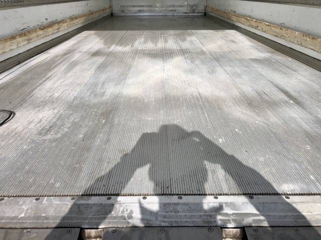 いすゞフォワード冷凍車（冷蔵車）中型（4t）[写真12]