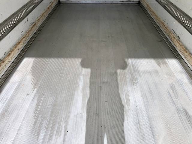 いすゞフォワード冷凍車（冷蔵車）中型（4t）[写真13]