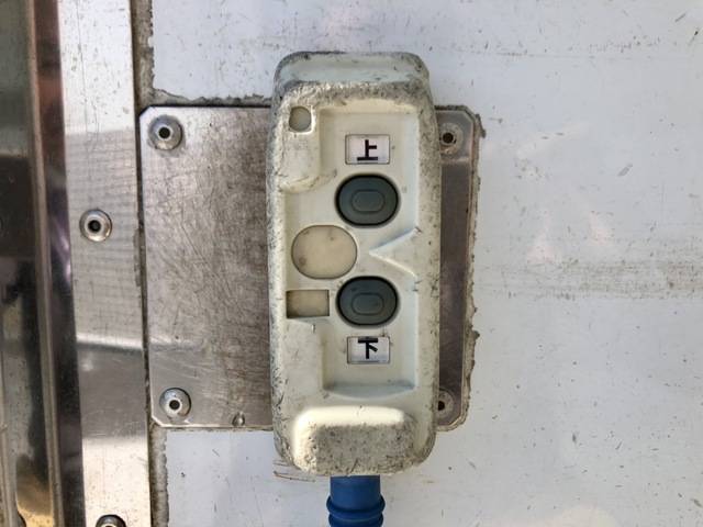 いすゞフォワード冷凍車（冷蔵車）中型（4t）[写真18]