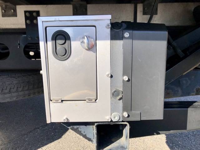 いすゞフォワード冷凍車（冷蔵車）中型（4t）[写真21]