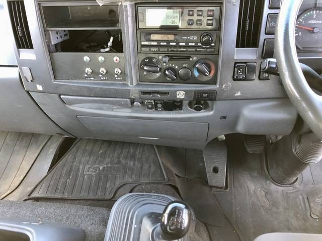 いすゞフォワード冷凍車（冷蔵車）中型（4t）[写真29]