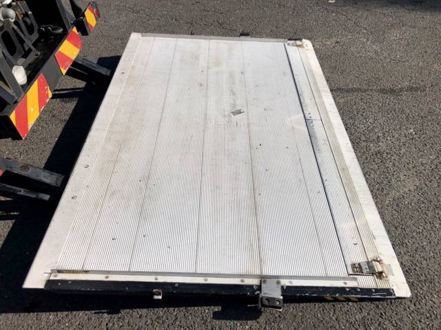 いすゞフォワード冷凍車（冷蔵車）中型（4t）[写真09]