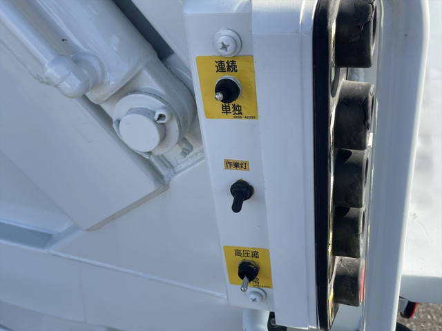 三菱ふそうキャンターパッカー車（塵芥車）小型（2t・3t）[写真15]