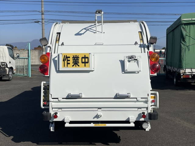 三菱ふそうキャンターパッカー車（塵芥車）小型（2t・3t）[写真02]
