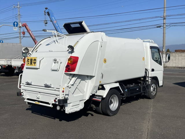 三菱ふそうキャンターパッカー車（塵芥車）小型（2t・3t）[写真04]