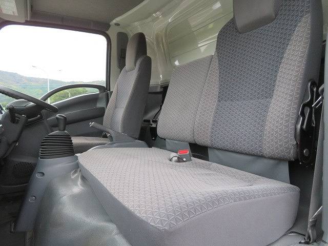 いすゞエルフ冷凍車（冷蔵車）小型（2t・3t）[写真10]