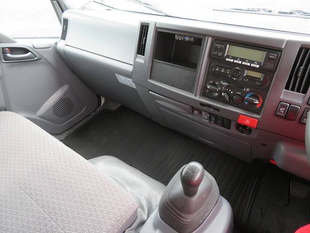 いすゞエルフ冷凍車（冷蔵車）小型（2t・3t）[写真13]