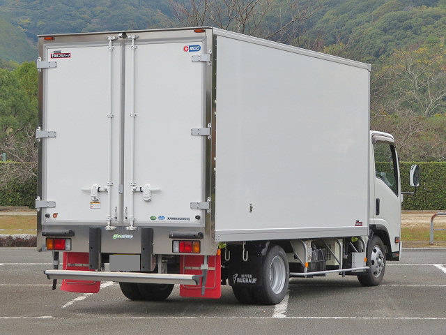 いすゞエルフ冷凍車（冷蔵車）小型（2t・3t）[写真02]