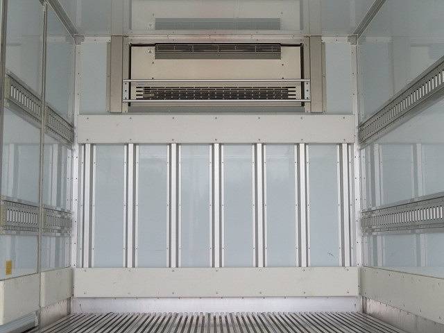 いすゞエルフ冷凍車（冷蔵車）小型（2t・3t）[写真20]