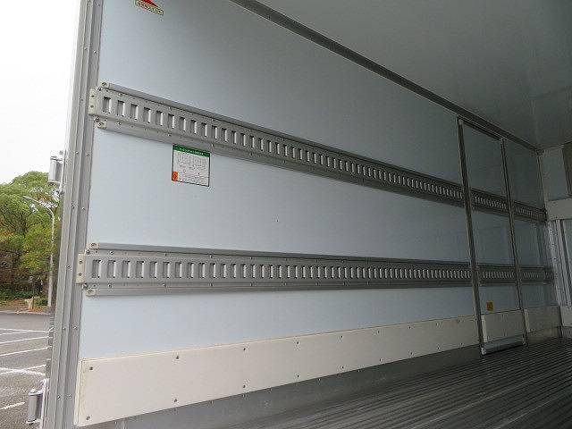 いすゞエルフ冷凍車（冷蔵車）小型（2t・3t）[写真21]