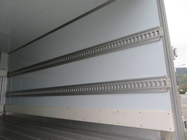 いすゞエルフ冷凍車（冷蔵車）小型（2t・3t）[写真22]