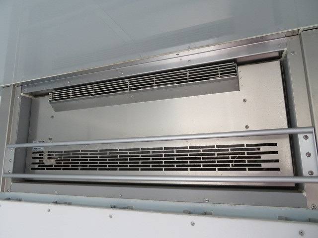 いすゞエルフ冷凍車（冷蔵車）小型（2t・3t）[写真25]