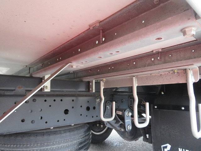 いすゞエルフ冷凍車（冷蔵車）小型（2t・3t）[写真39]