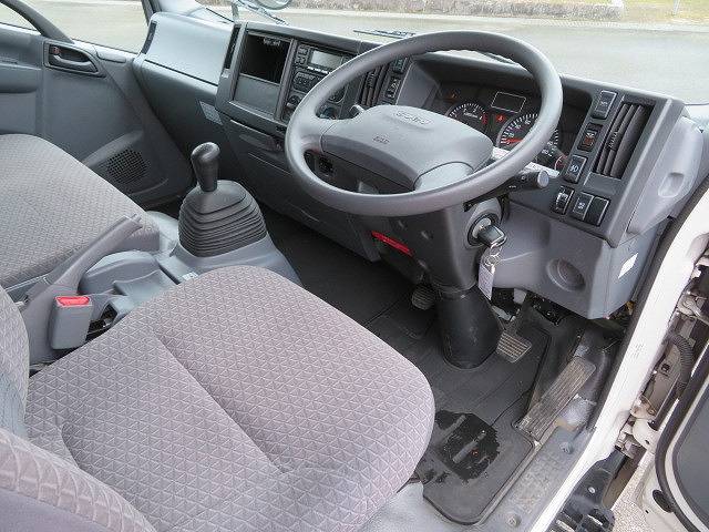 いすゞエルフ冷凍車（冷蔵車）小型（2t・3t）[写真09]