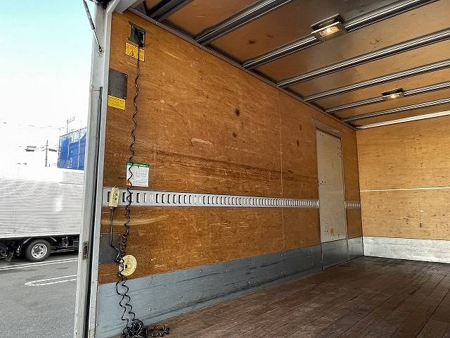 いすゞエルフアルミバン小型（2t・3t）[写真10]