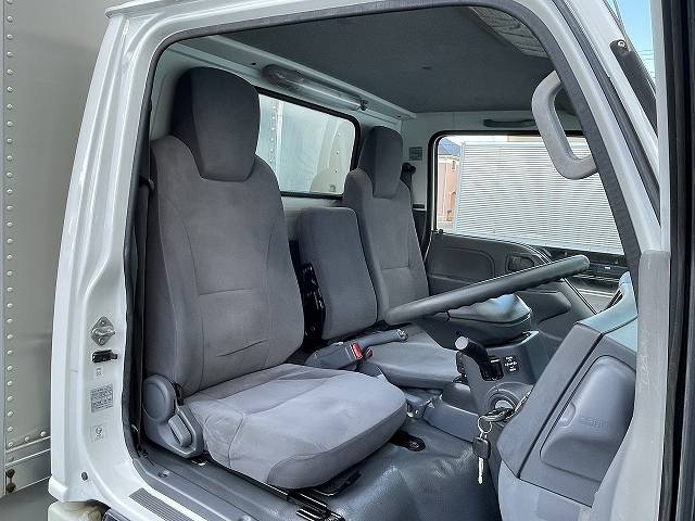 いすゞエルフアルミバン小型（2t・3t）[写真25]