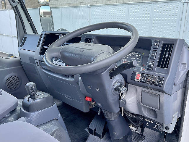 いすゞエルフアルミバン小型（2t・3t）[写真27]