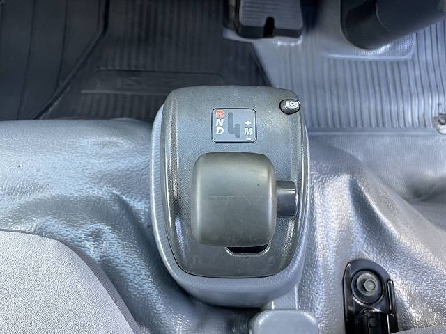 いすゞエルフアルミバン小型（2t・3t）[写真32]