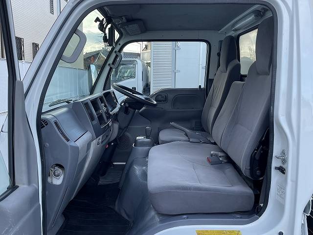 いすゞエルフアルミバン小型（2t・3t）[写真34]