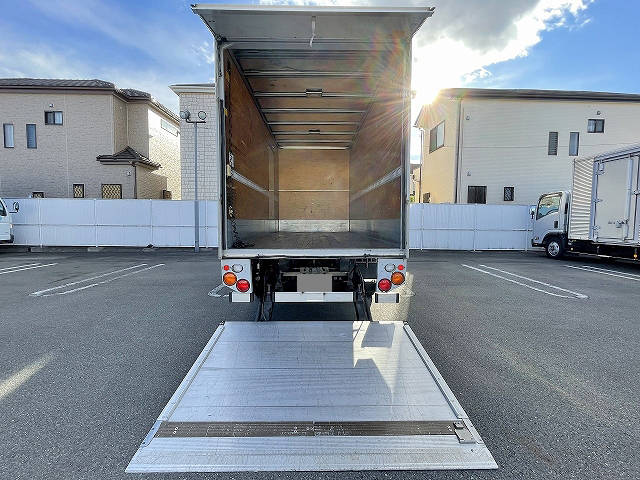 いすゞエルフアルミバン小型（2t・3t）[写真08]