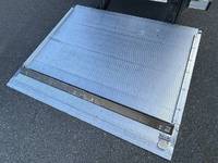 いすゞエルフアルミバン小型（2t・3t）[写真09]