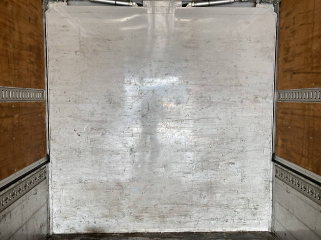 UDトラックスクオンアルミウイング大型（10t）[写真13]