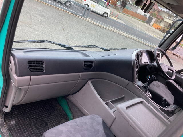 UDトラックスクオンアルミウイング大型（10t）[写真30]