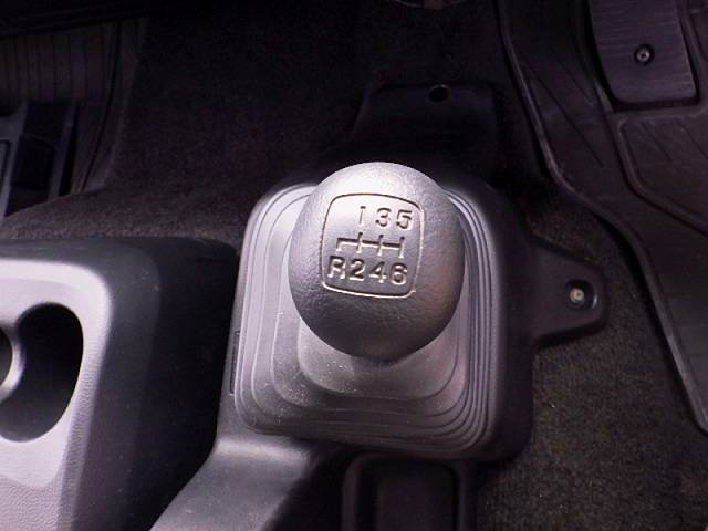 日野レンジャー幌ウイング中型（4t）[写真16]