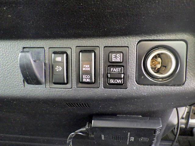 日野レンジャー幌ウイング中型（4t）[写真20]