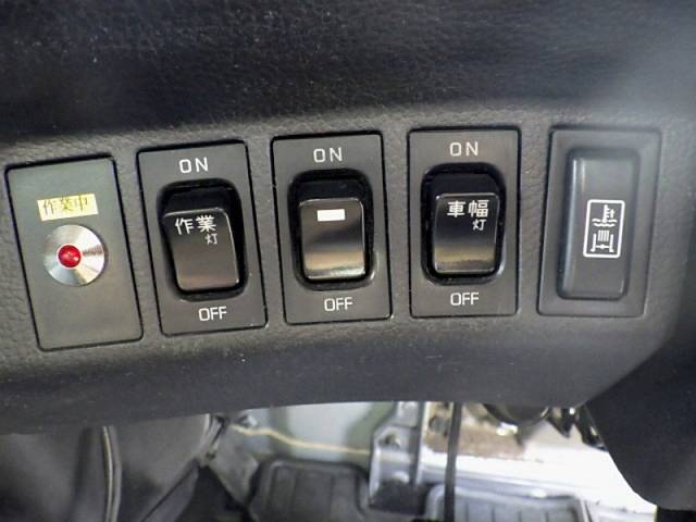 日野レンジャー幌ウイング中型（4t）[写真21]