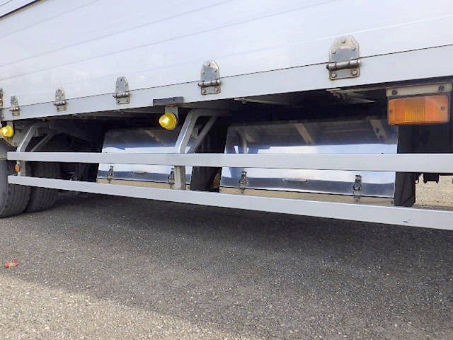 日野レンジャー幌ウイング中型（4t）[写真28]